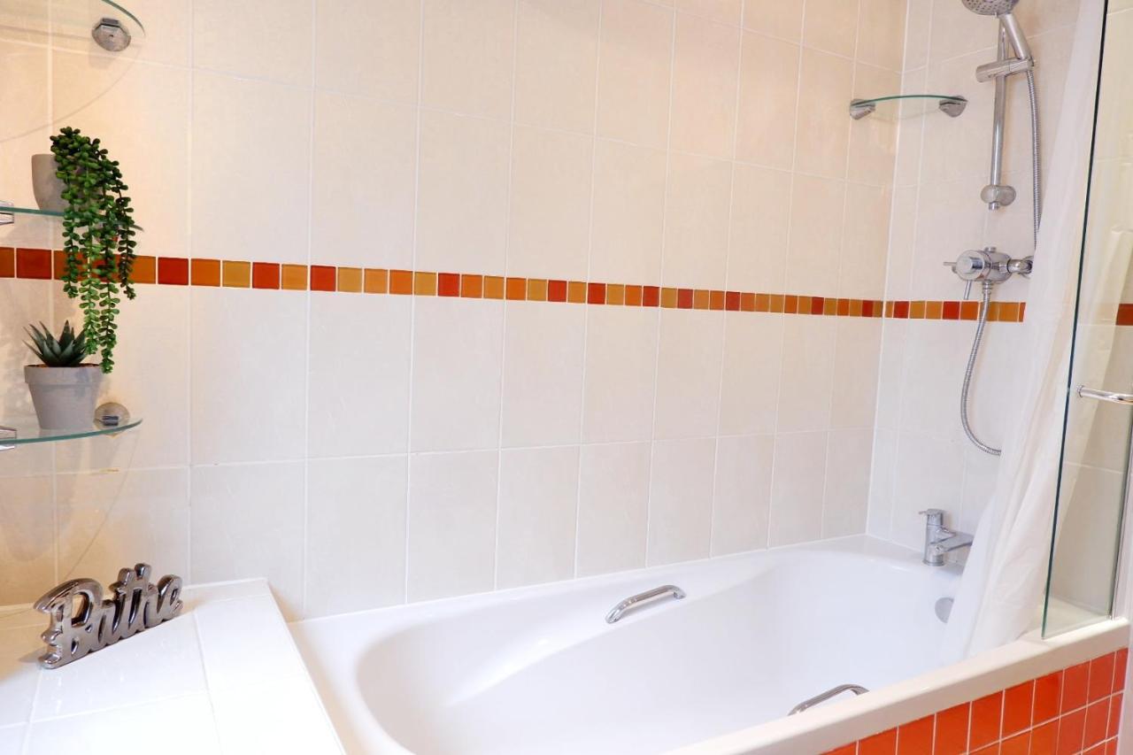 Stunning Apartment Close To Cambridge Station With Free Parking! Buitenkant foto